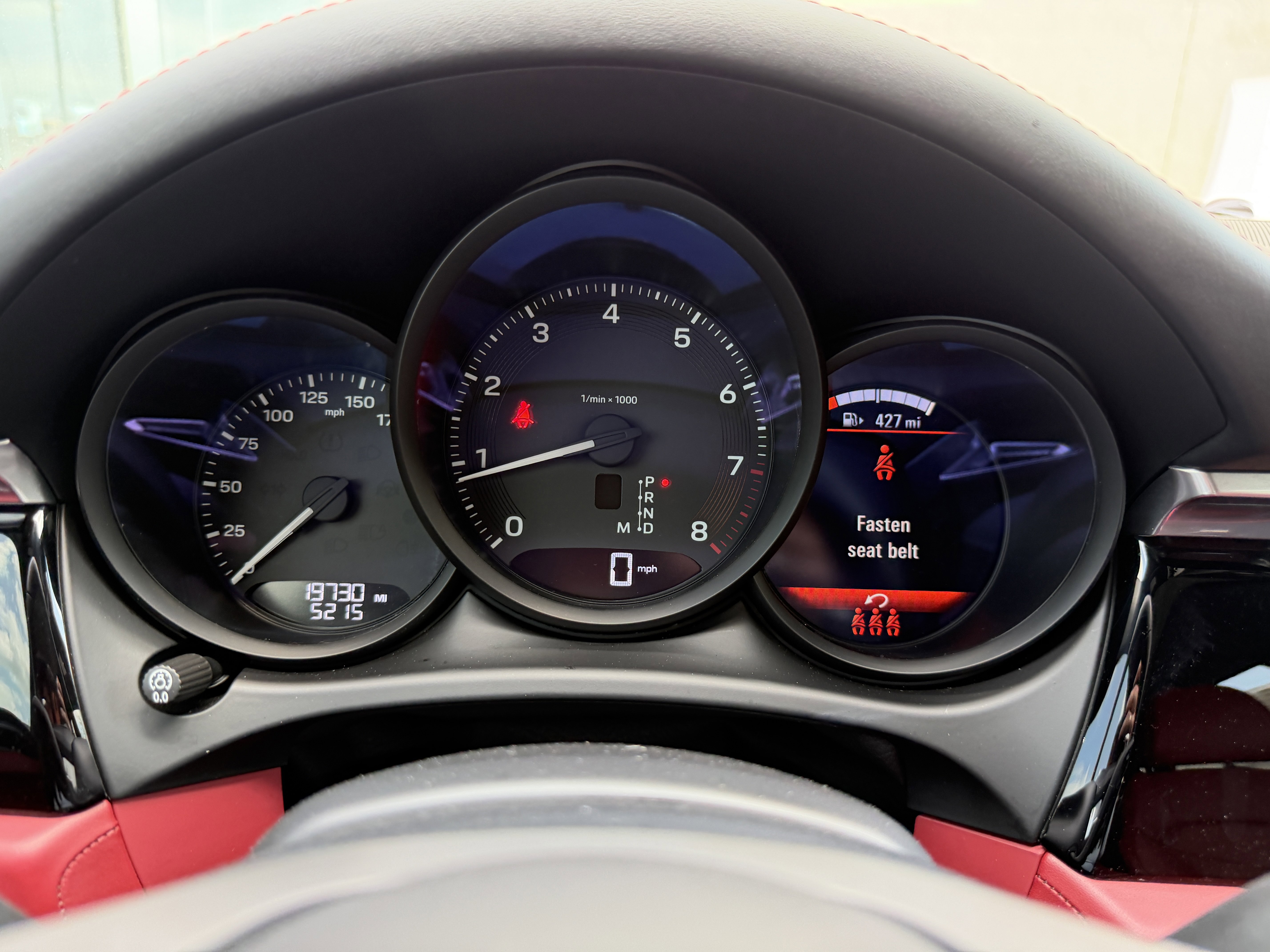 Certified 2024 Porsche Macan image 36