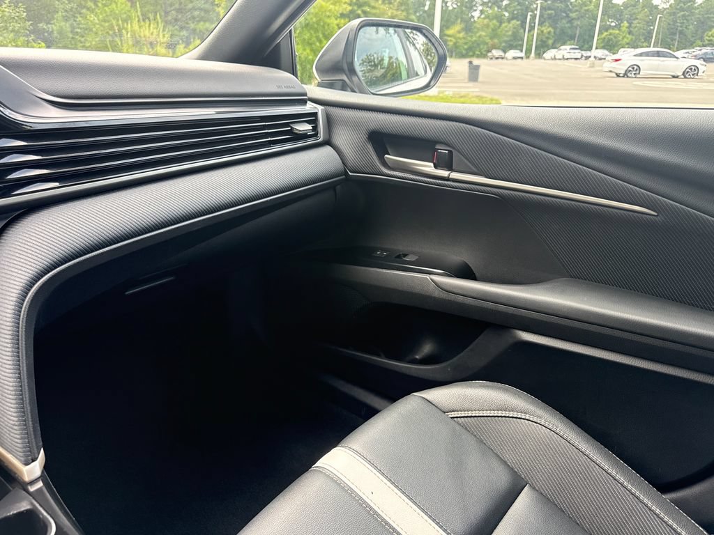 Used 2025 Toyota Camry SE FWD image 17
