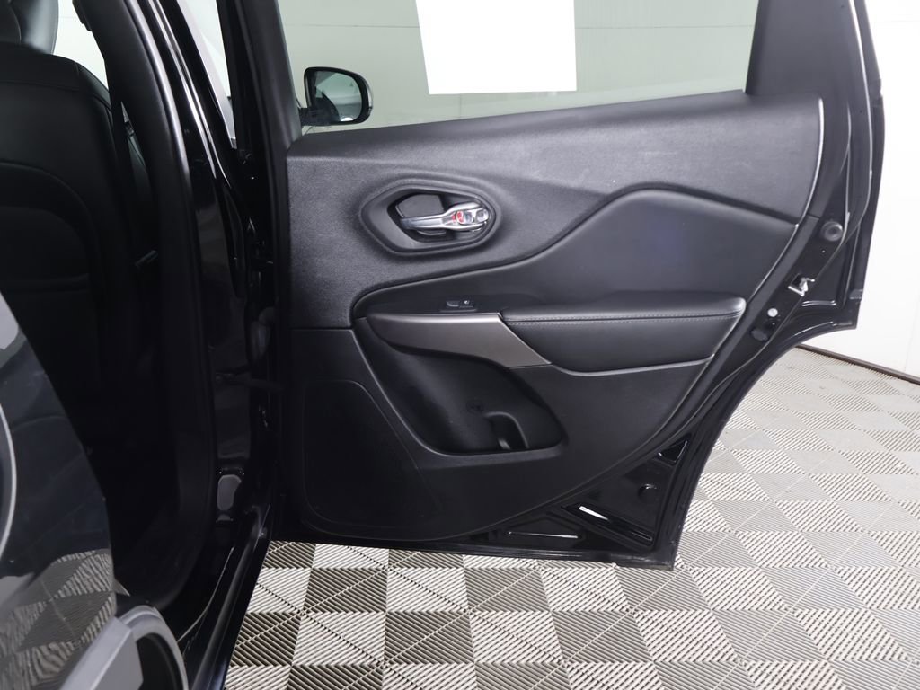 Used 2022 Jeep Cherokee Limited image 26