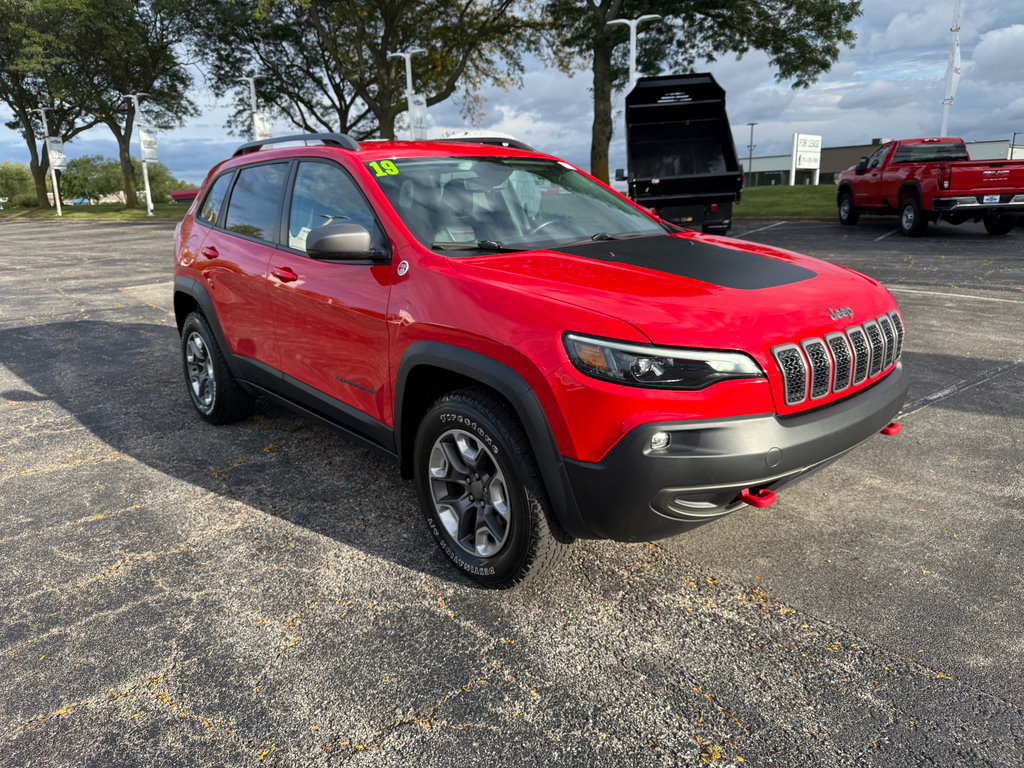 Used 2019 Jeep Cherokee Trailhawk w/ Cold Weather Group AWD/4WD image 3