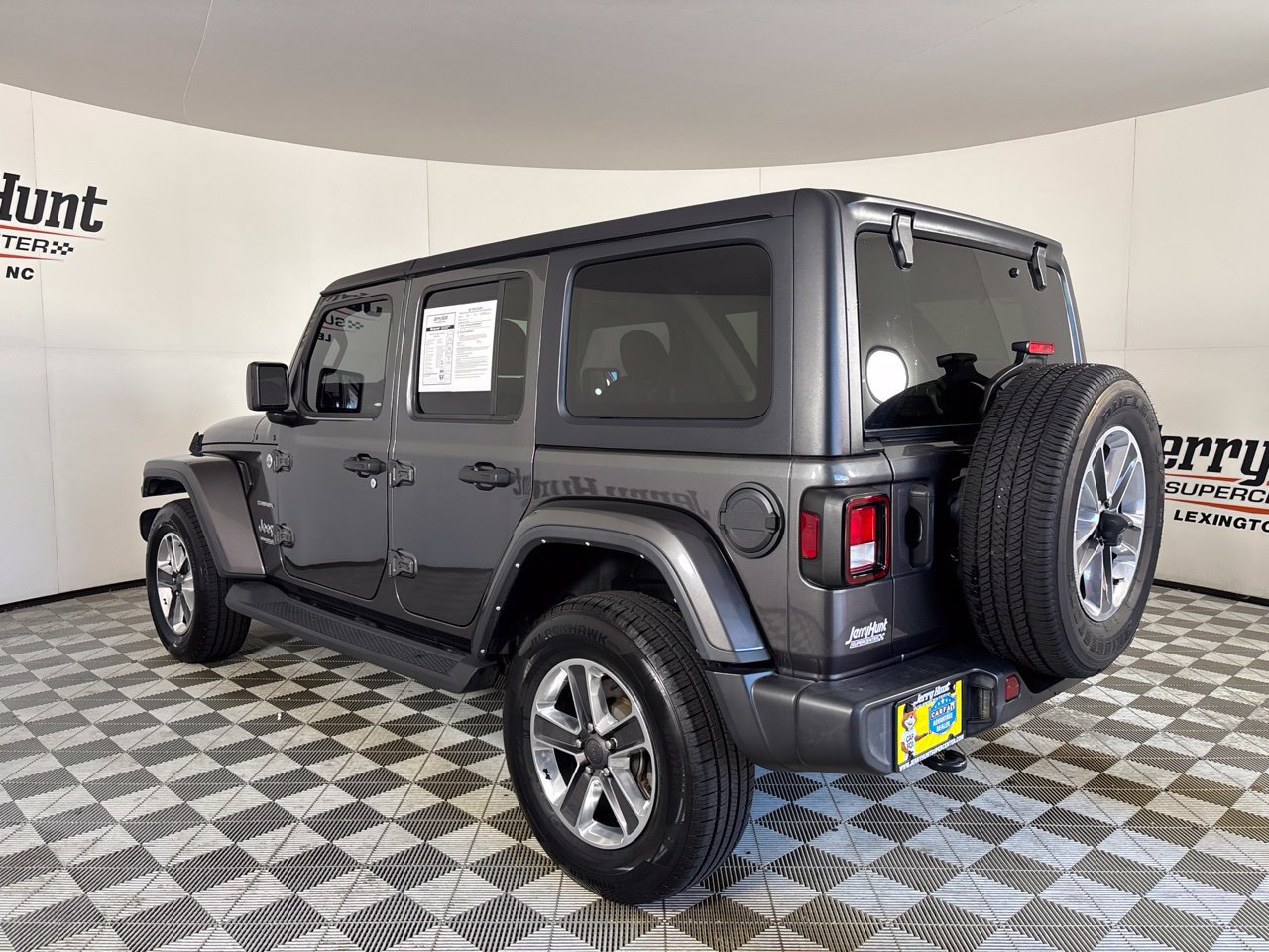 Used 2022 Jeep Wrangler Unlimited Sahara AWD/4WD image 6