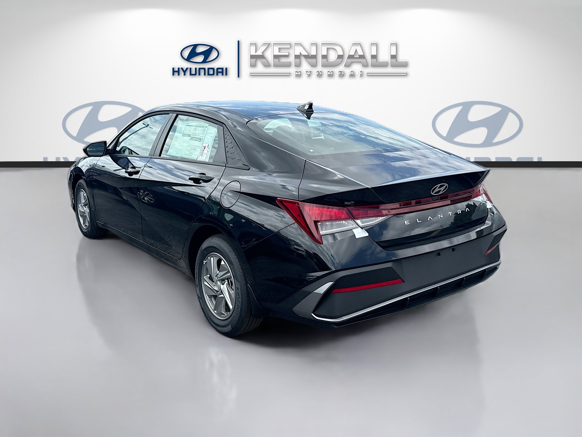 New 2026 Hyundai Elantra SE FWD image 4