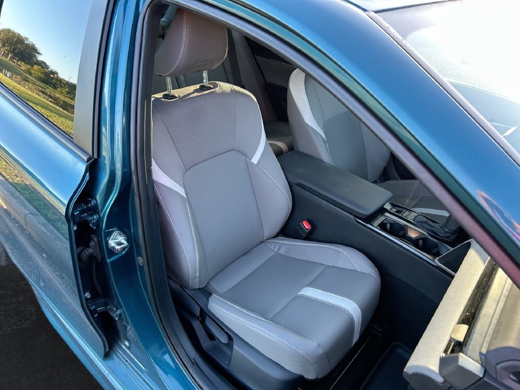 Used 2025 Toyota Camry SE FWD image 32