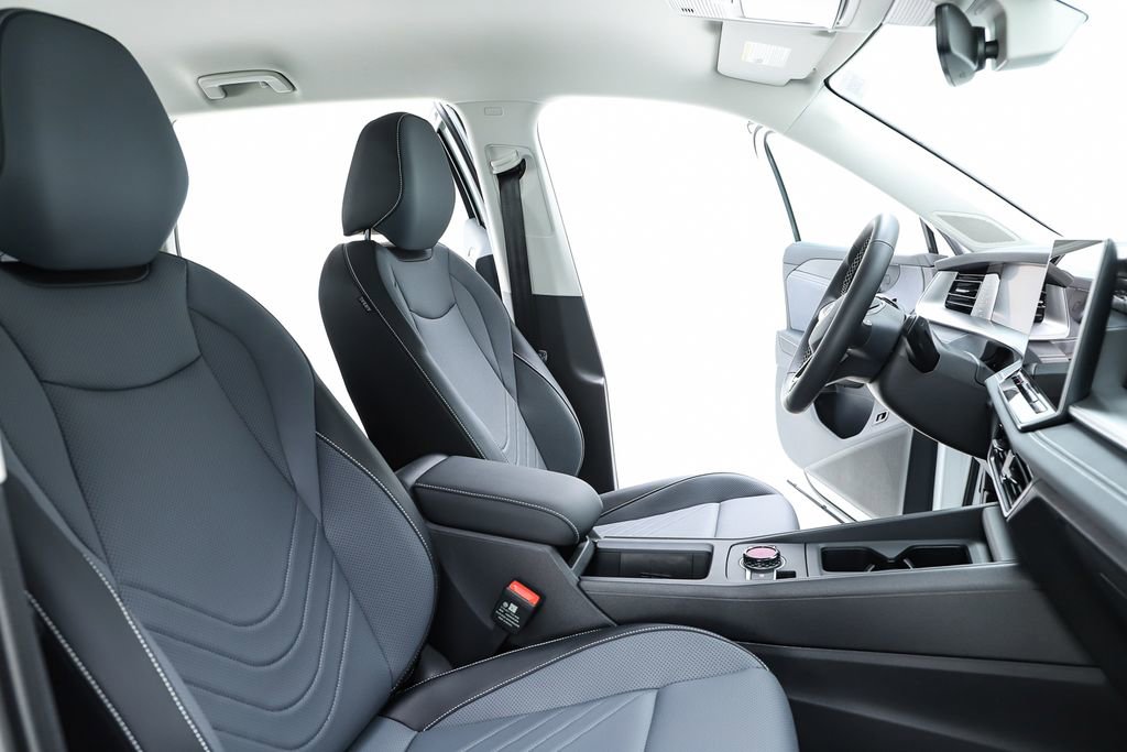 New 2026 Volkswagen Tiguan SE image 36