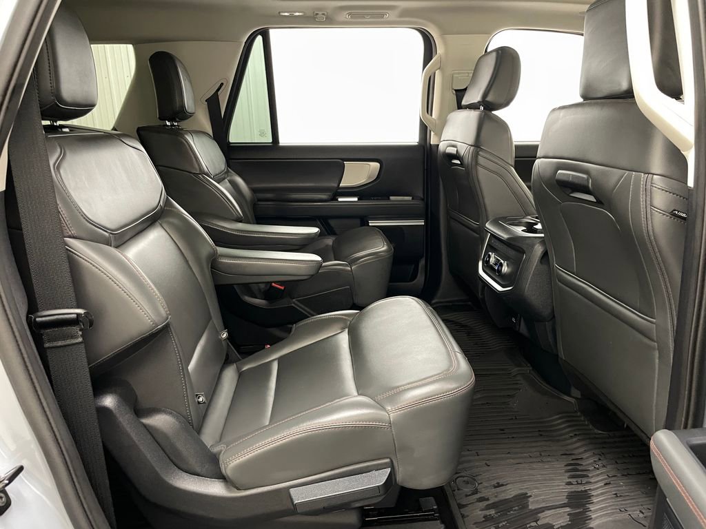 Used 2025 Ford Expedition Max Active AWD/4WD image 27