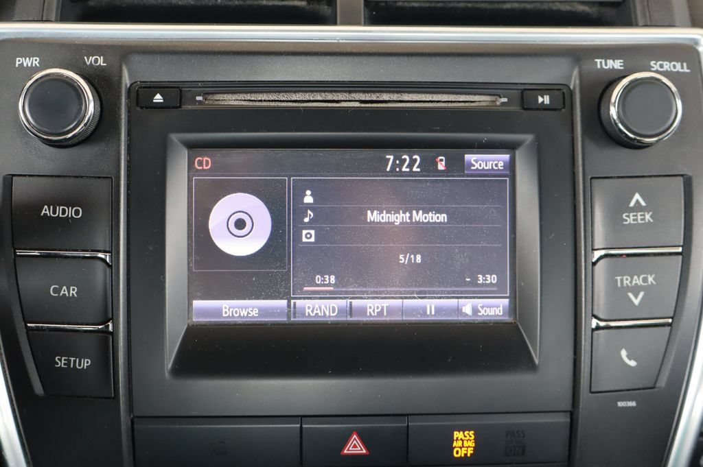 Used 2015 Toyota Camry SE FWD image 23