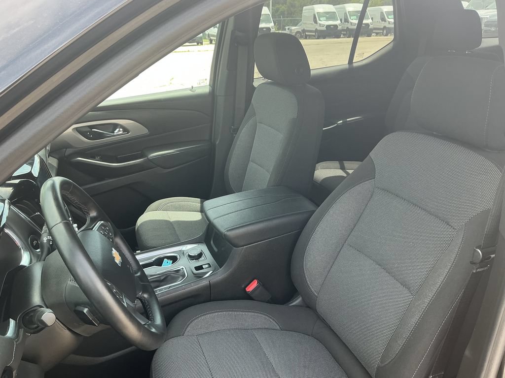 Used 2023 Chevrolet Traverse LT AWD/4WD image 17