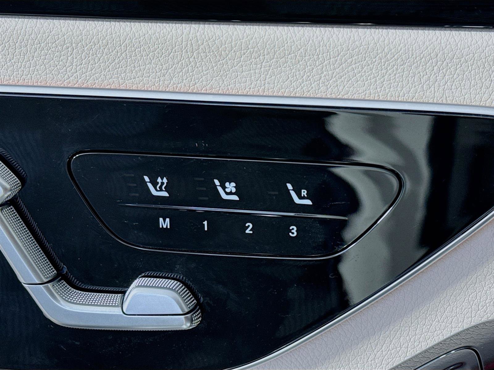 Used 2023 Mercedes-Benz S 500 4MATIC image 24