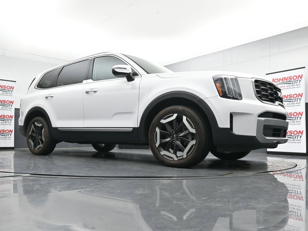 Used 2024 Kia Telluride S image 18