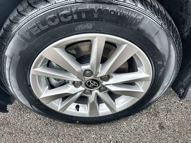 Used 2025 Toyota Camry LE FWD image 19