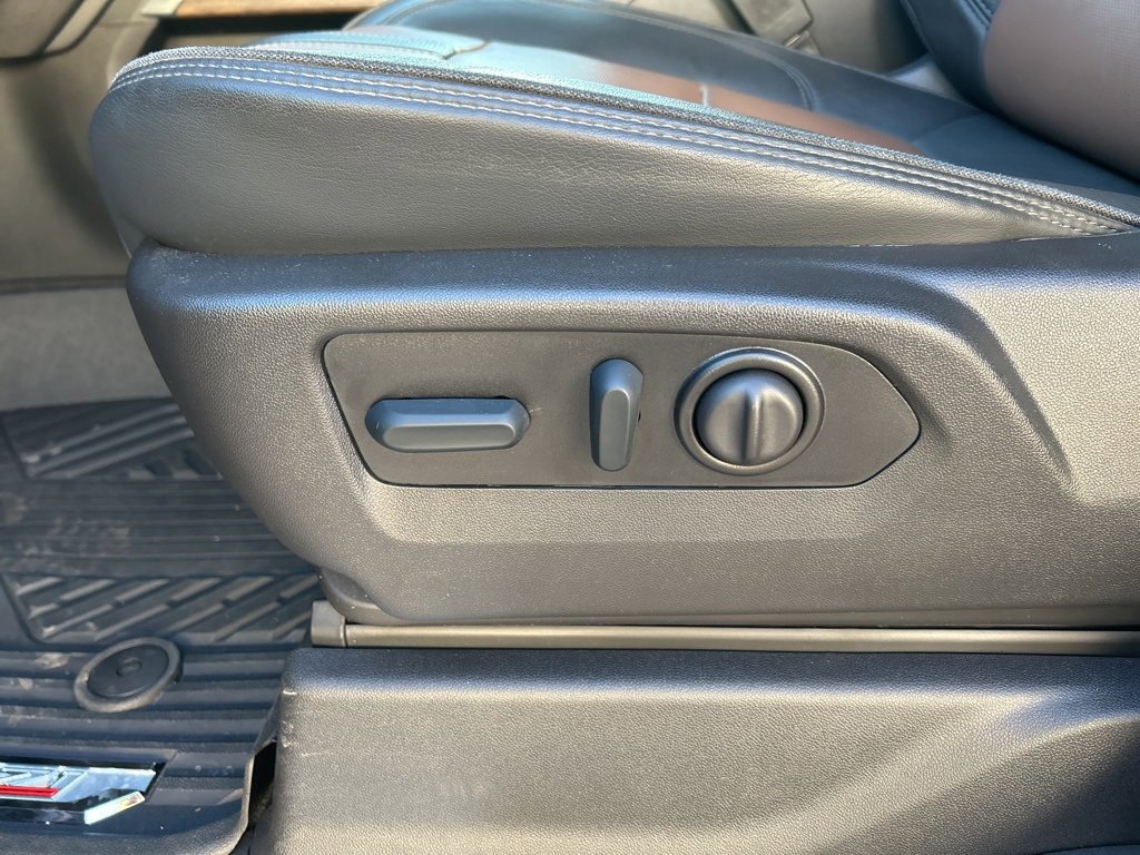 Used 2022 Chevrolet Silverado 3500 High Country w/ Z71 Off-Road Package image 17