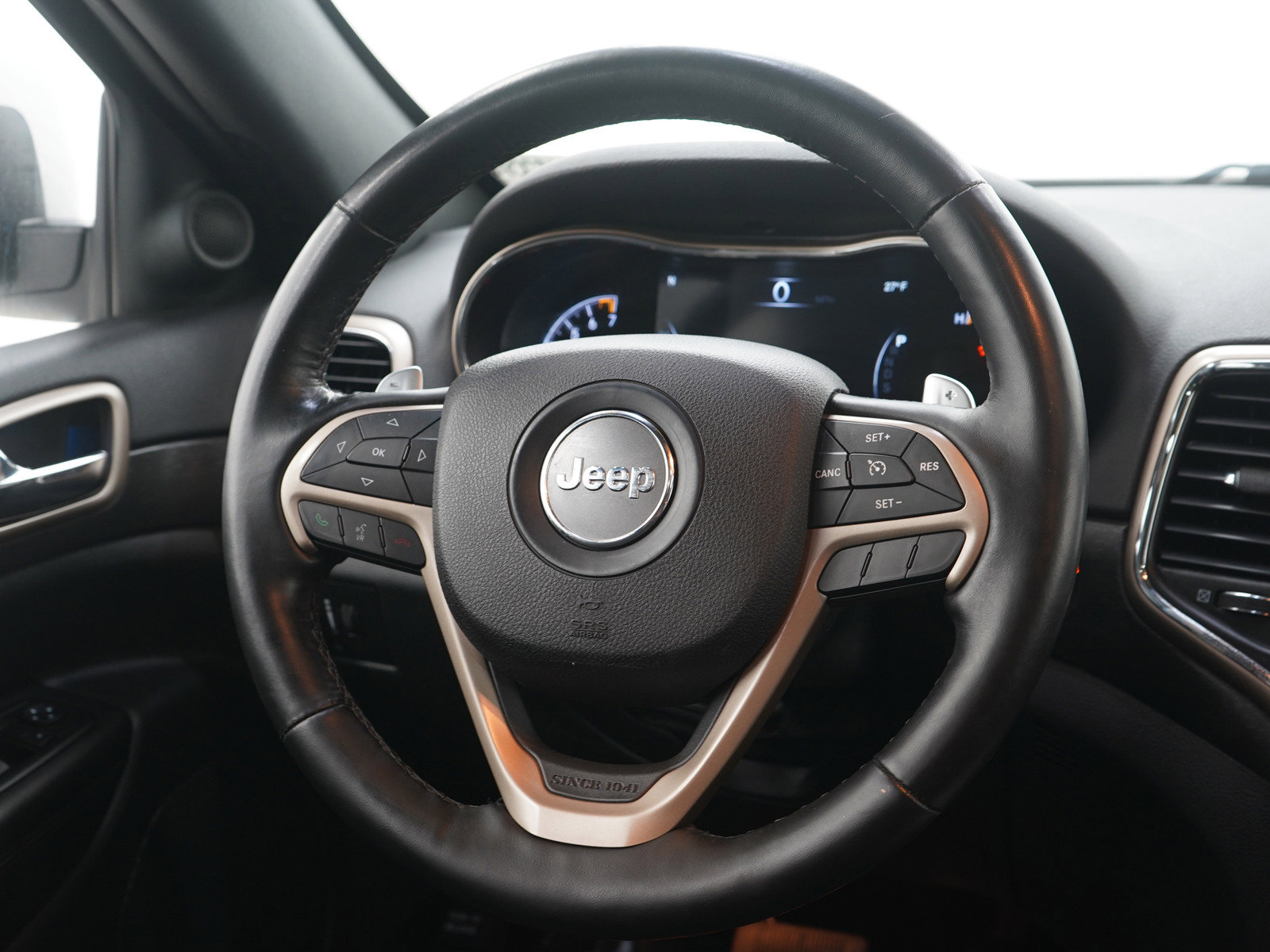 Used 2015 Jeep Grand Cherokee Laredo w/ Quick Order Package 23E image 15