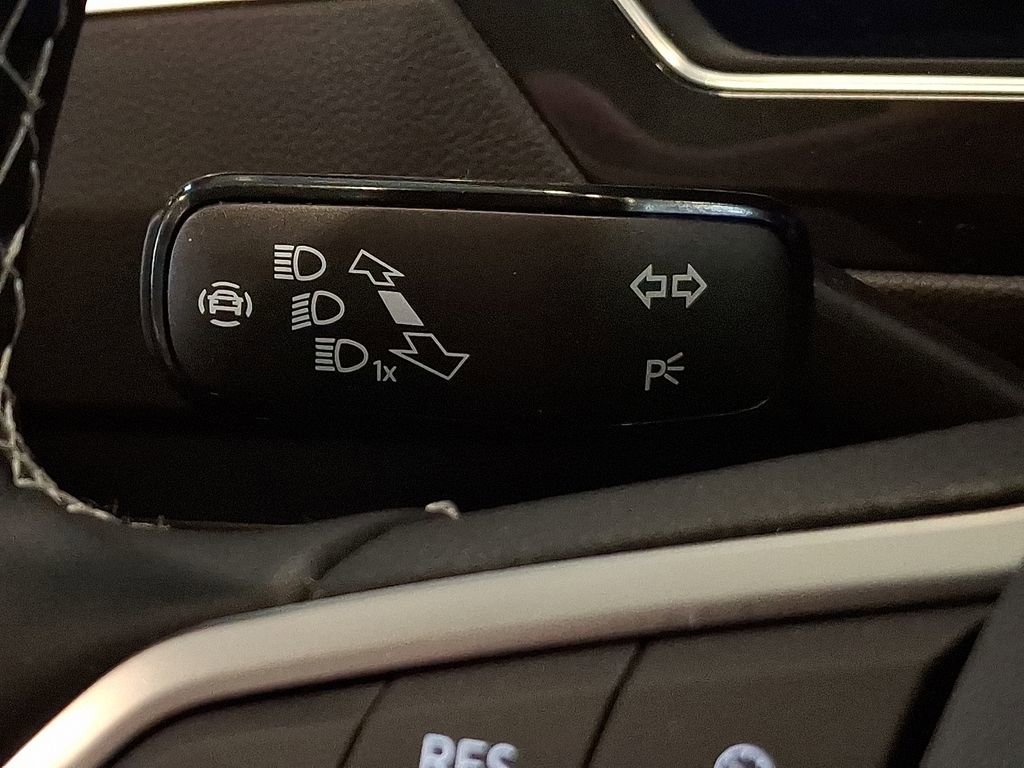 Used 2022 Volkswagen Tiguan SE image 24