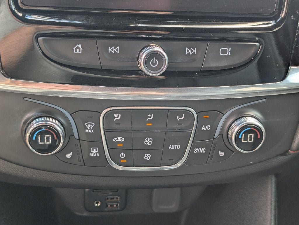 Used 2023 Chevrolet Traverse RS w/ LPO, Floor Liner Package FWD image 22