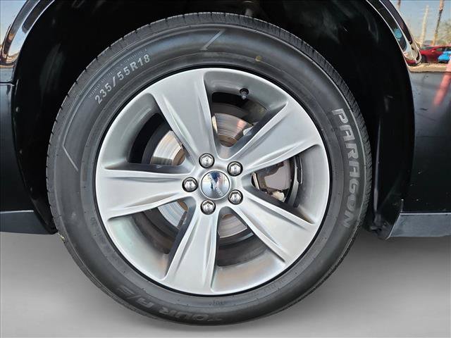 Used 2018 Dodge Challenger SXT RWD image 21