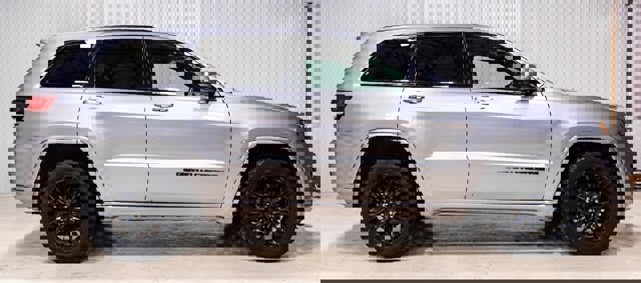 Used 2018 Jeep Grand Cherokee Altitude image 8