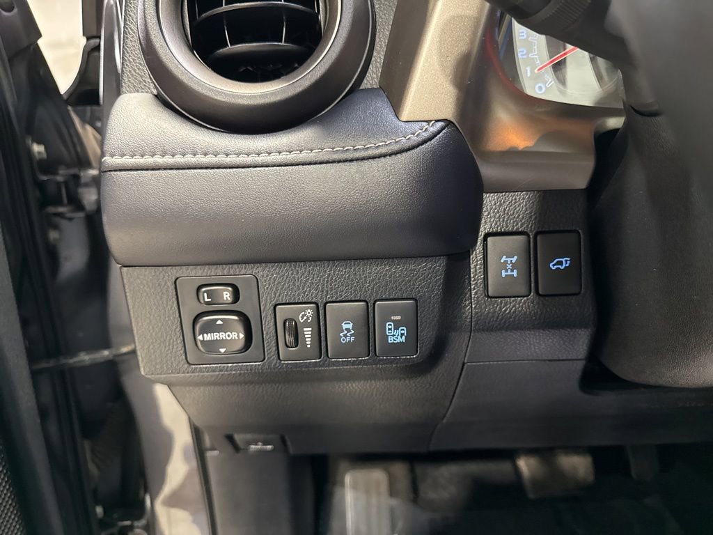 Used 2013 Toyota RAV4 Limited image 14