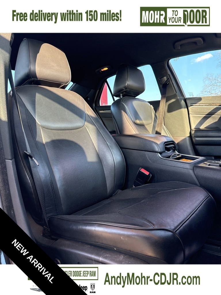 Used 2013 Chrysler 300 C image 28