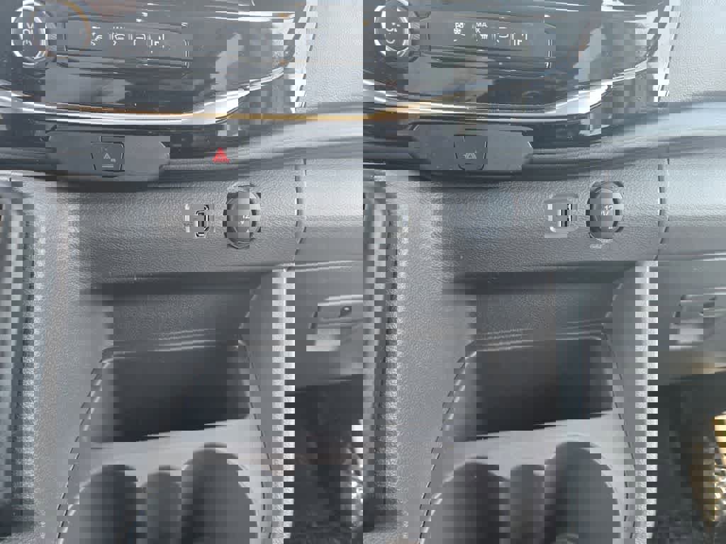 Used 2024 Ford Transit 350 XLT image 14