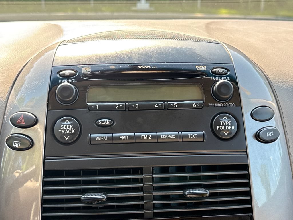 Used 2010 Toyota Sienna LE FWD image 26