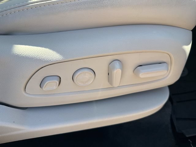 Used 2024 Buick Enclave Avenir w/ Avenir Technology Package AWD/4WD image 59