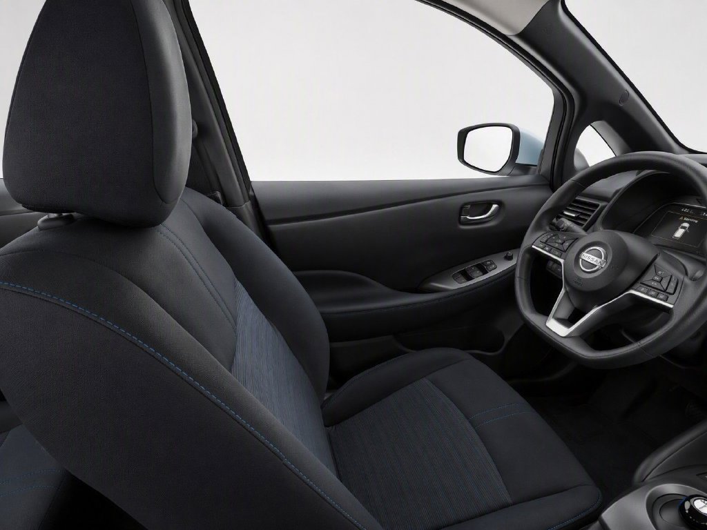 Used 2025 Nissan Leaf S FWD image 27