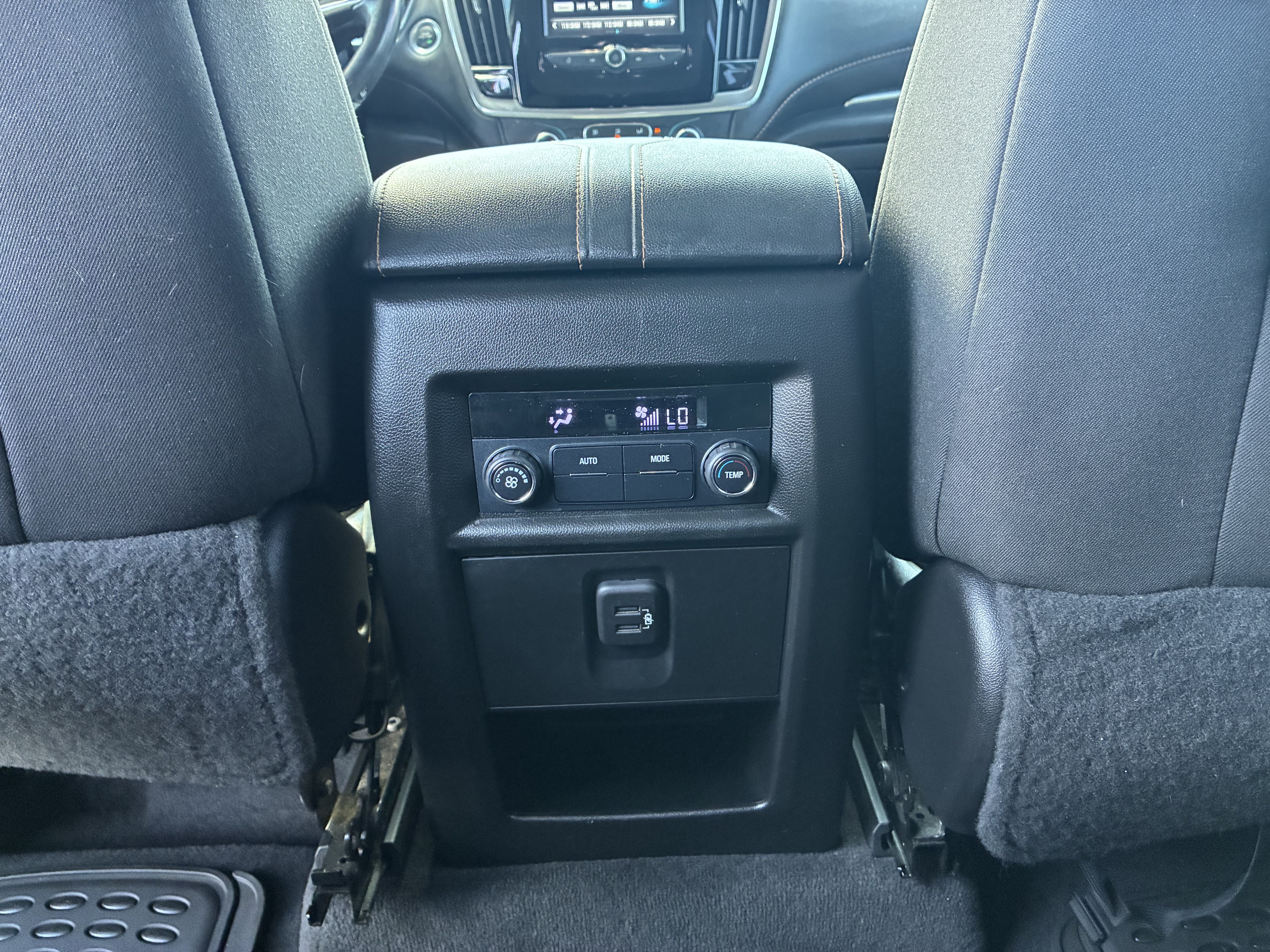 Used 2019 Chevrolet Traverse LT FWD image 18