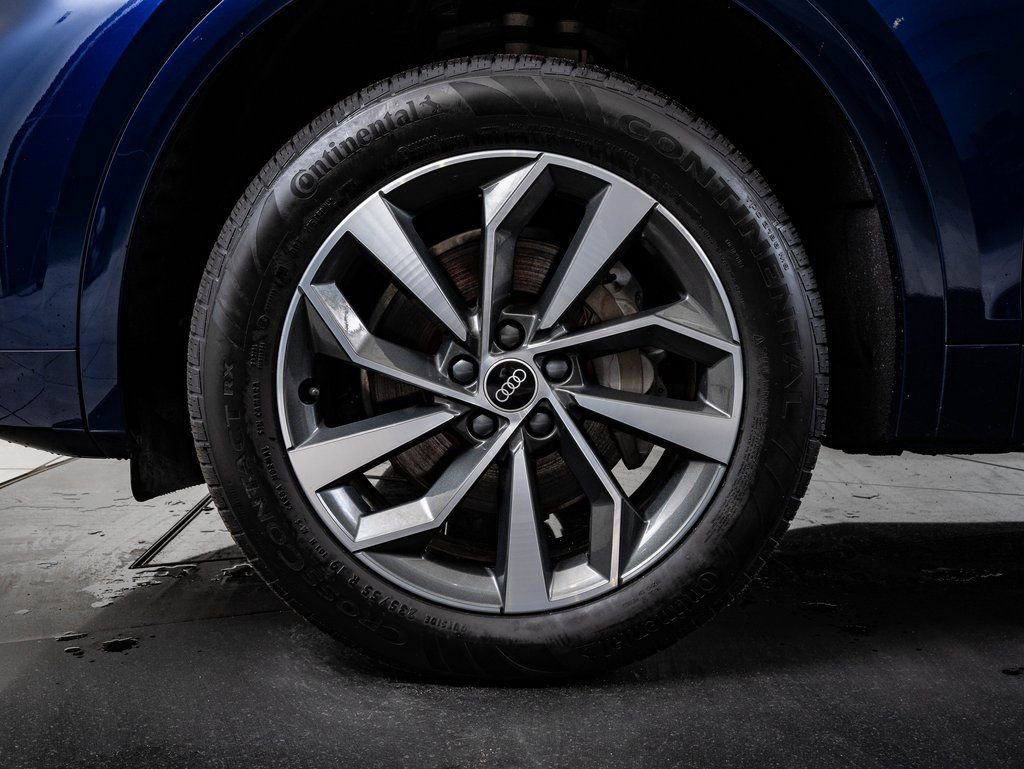 Used 2022 Audi Q5 2.0T Premium w/ Convenience Package image 13