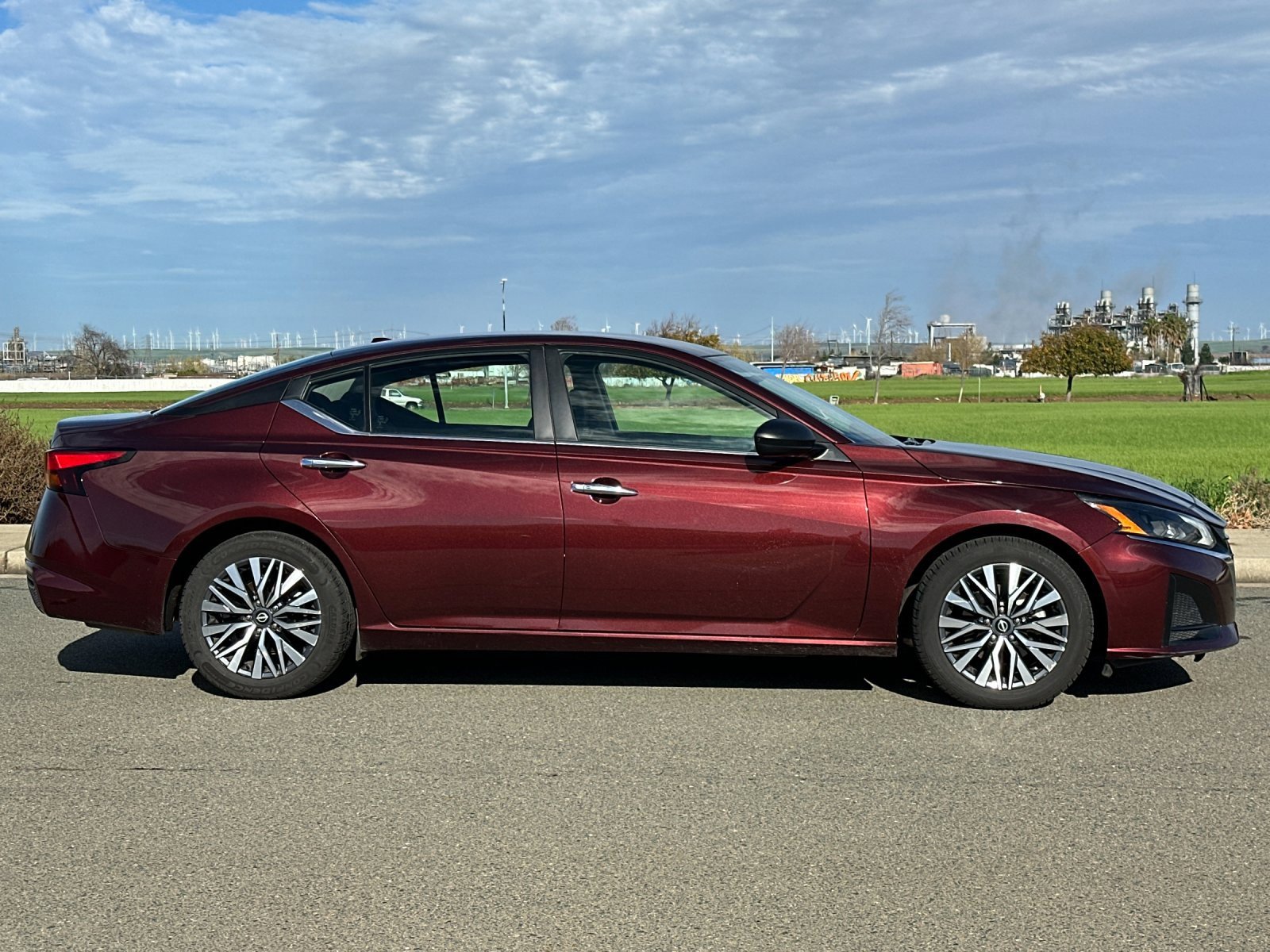 Used 2024 Nissan Altima 2.5 SV image 3