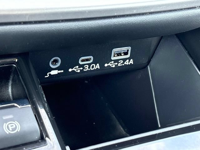 Used 2025 Subaru Legacy Premium AWD/4WD image 16