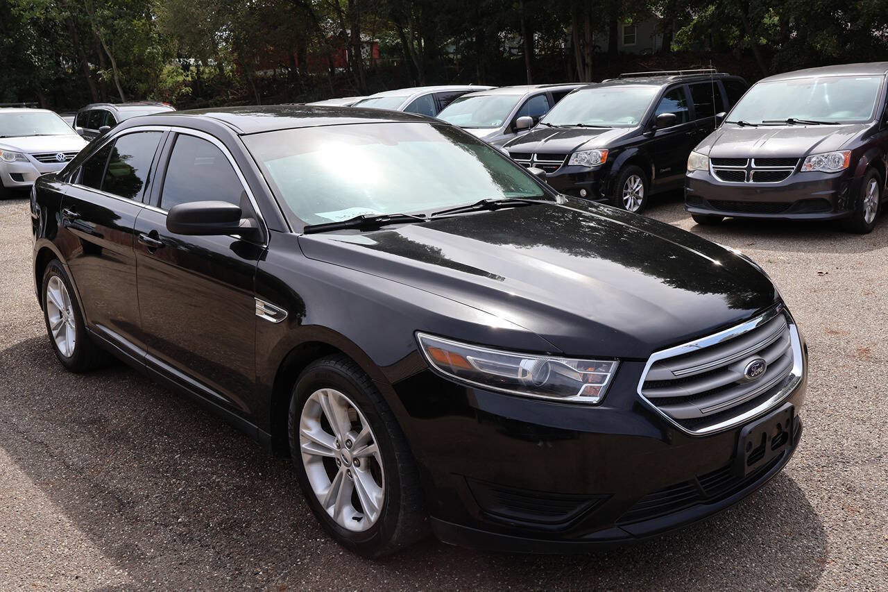 Used 2016 Ford Taurus SE