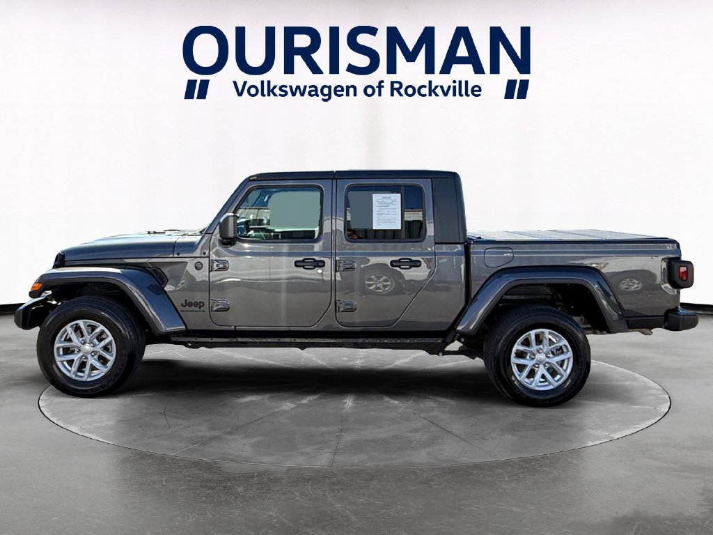 Used 2023 Jeep Gladiator Sport AWD/4WD image 3
