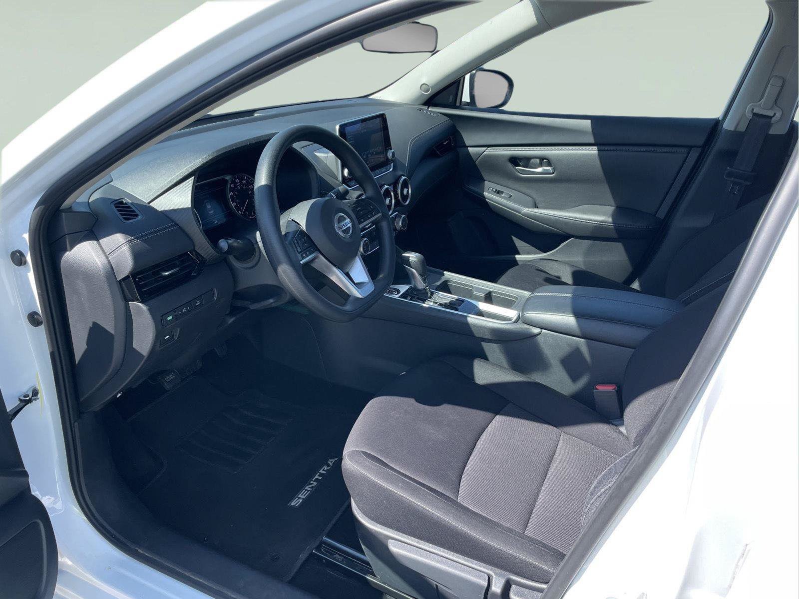 Used 2023 Nissan Sentra SV FWD image 11