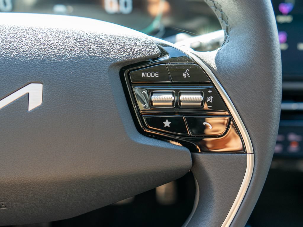 New 2026 Kia Niro SX Touring FWD image 19