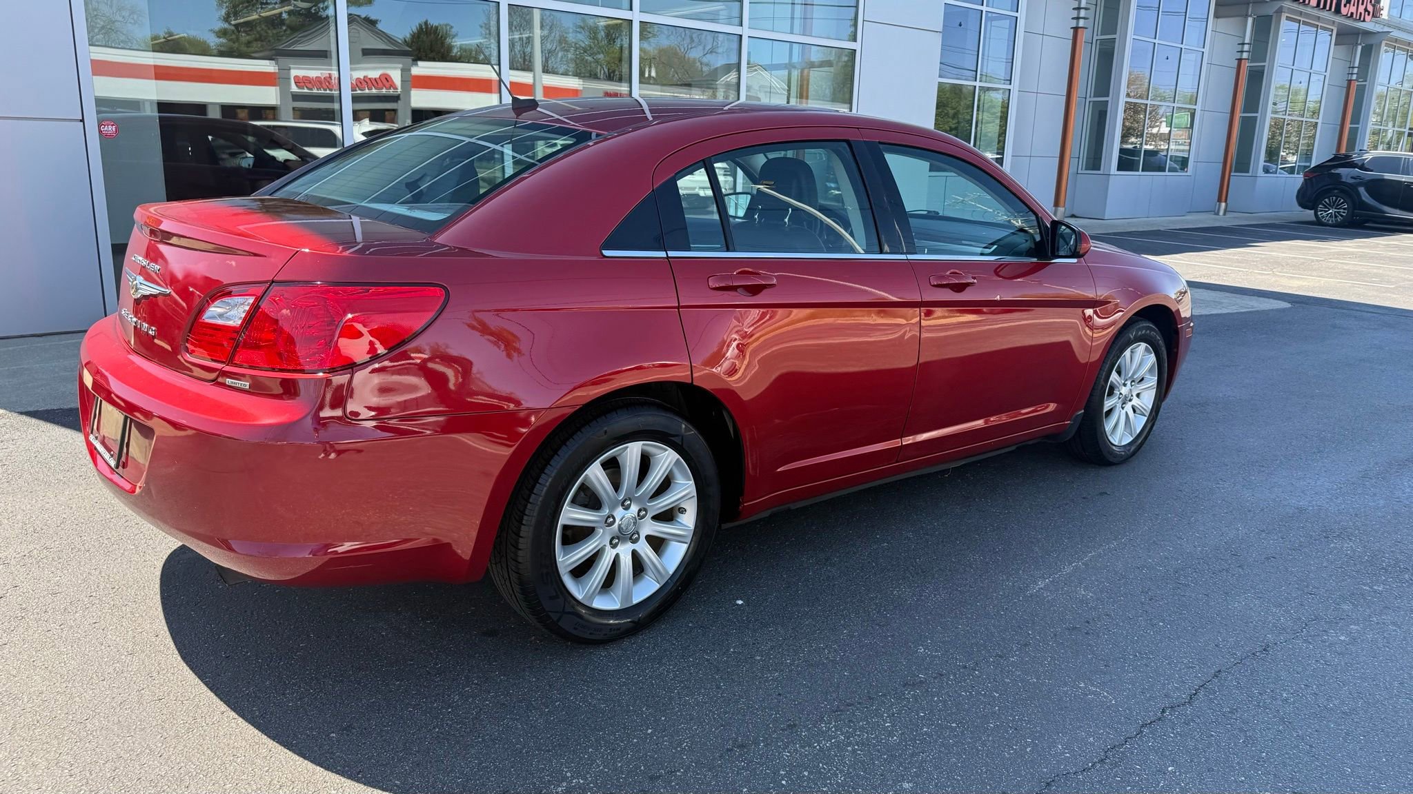 Used 2010 Chrysler Sebring Limited image 2