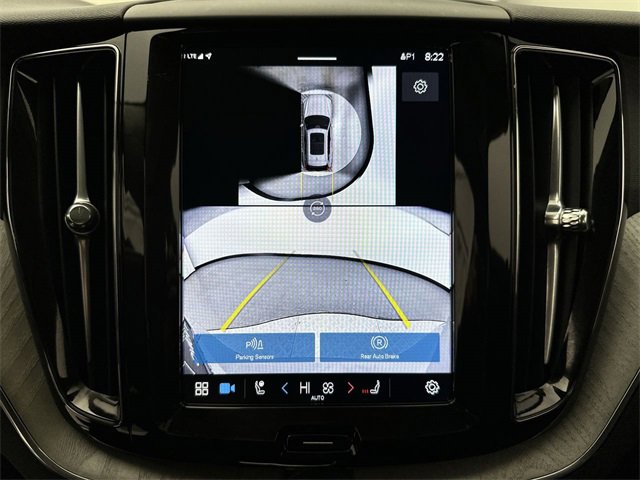 Used 2025 Volvo XC60 B5 Plus image 17