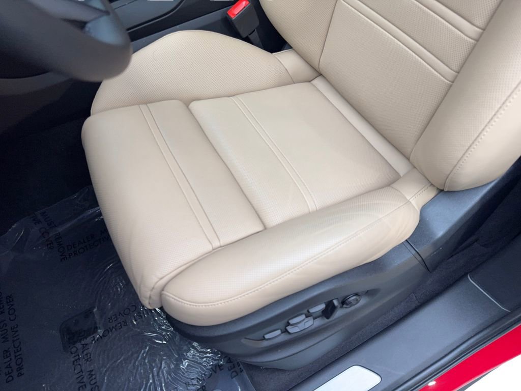 Used 2026 Porsche Cayenne Coupe image 28