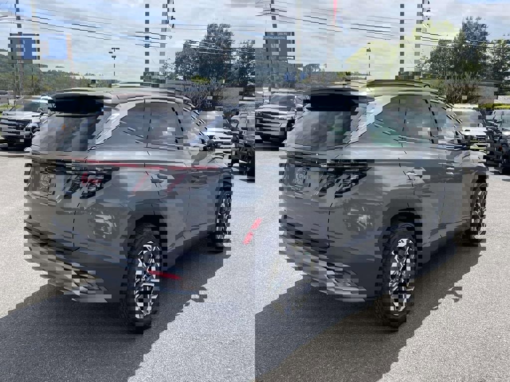 New 2026 Hyundai Tucson SEL image 3