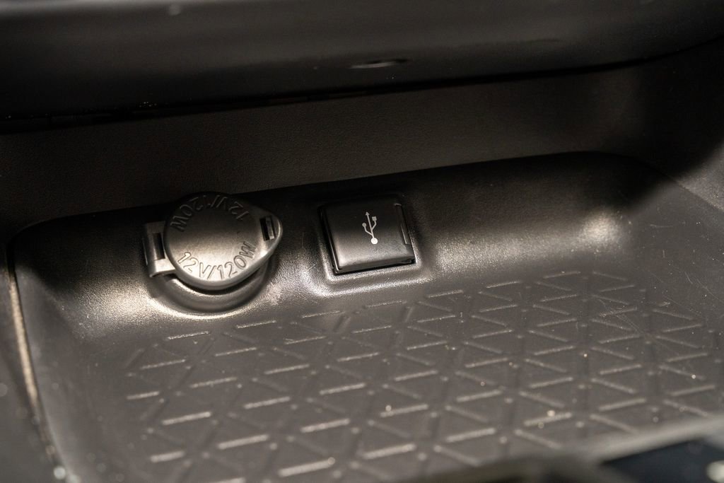 Used 2021 Toyota RAV4 XLE image 17