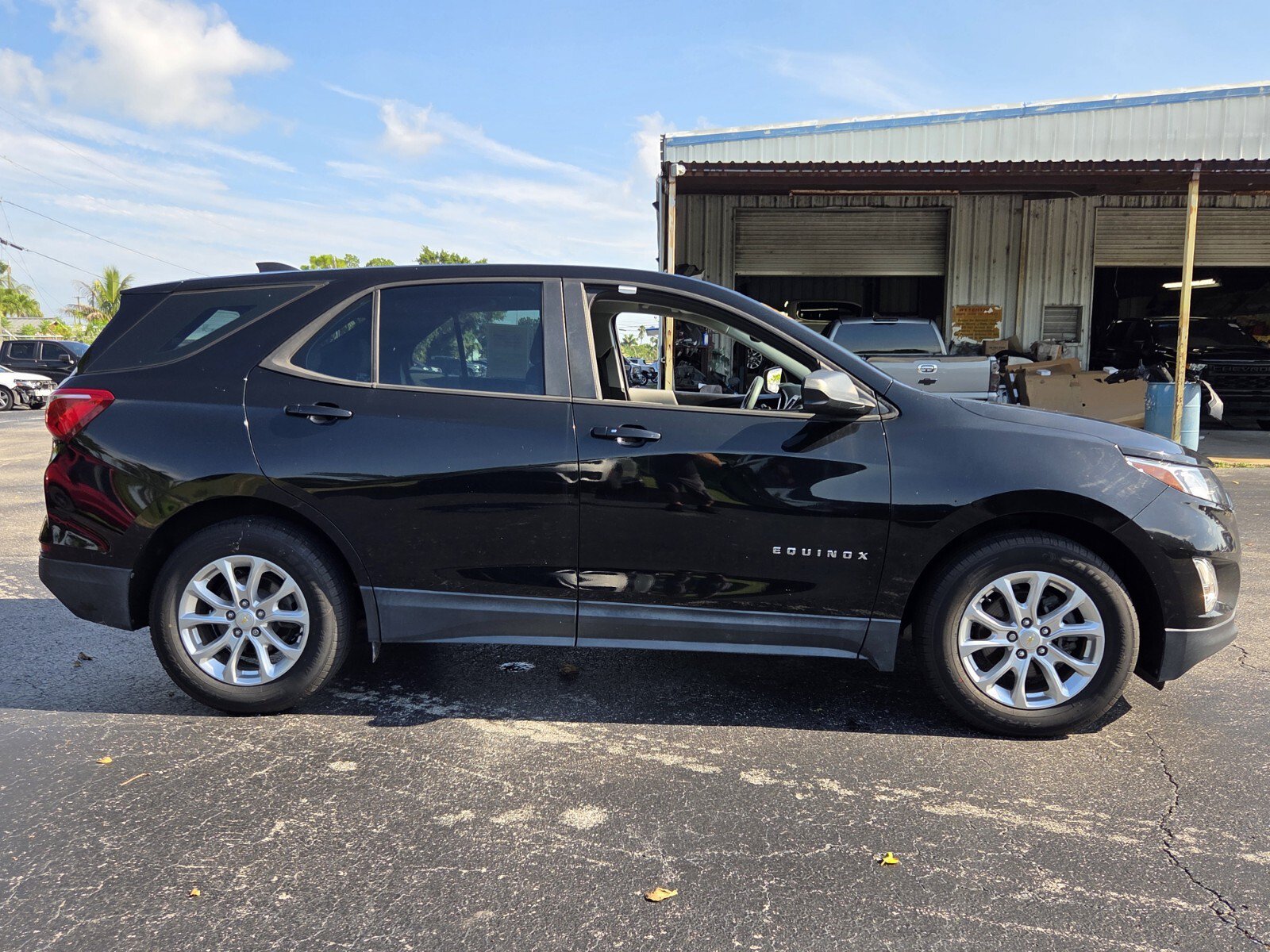 Used 2020 Chevrolet Equinox LS FWD image 6