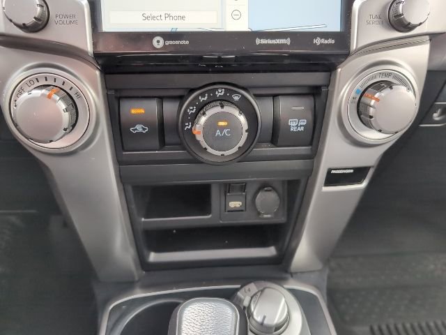 Used 2021 Toyota 4Runner SR5 Premium w/ Moonroof Package AWD/4WD image 17