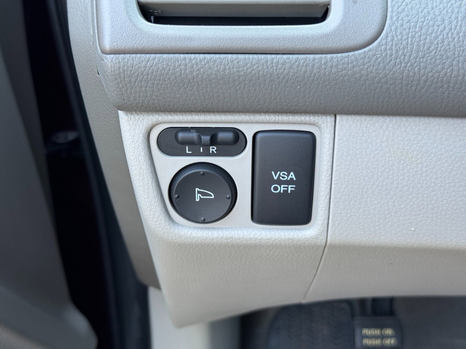 Used 2011 Acura RDX SH-AWD image 18