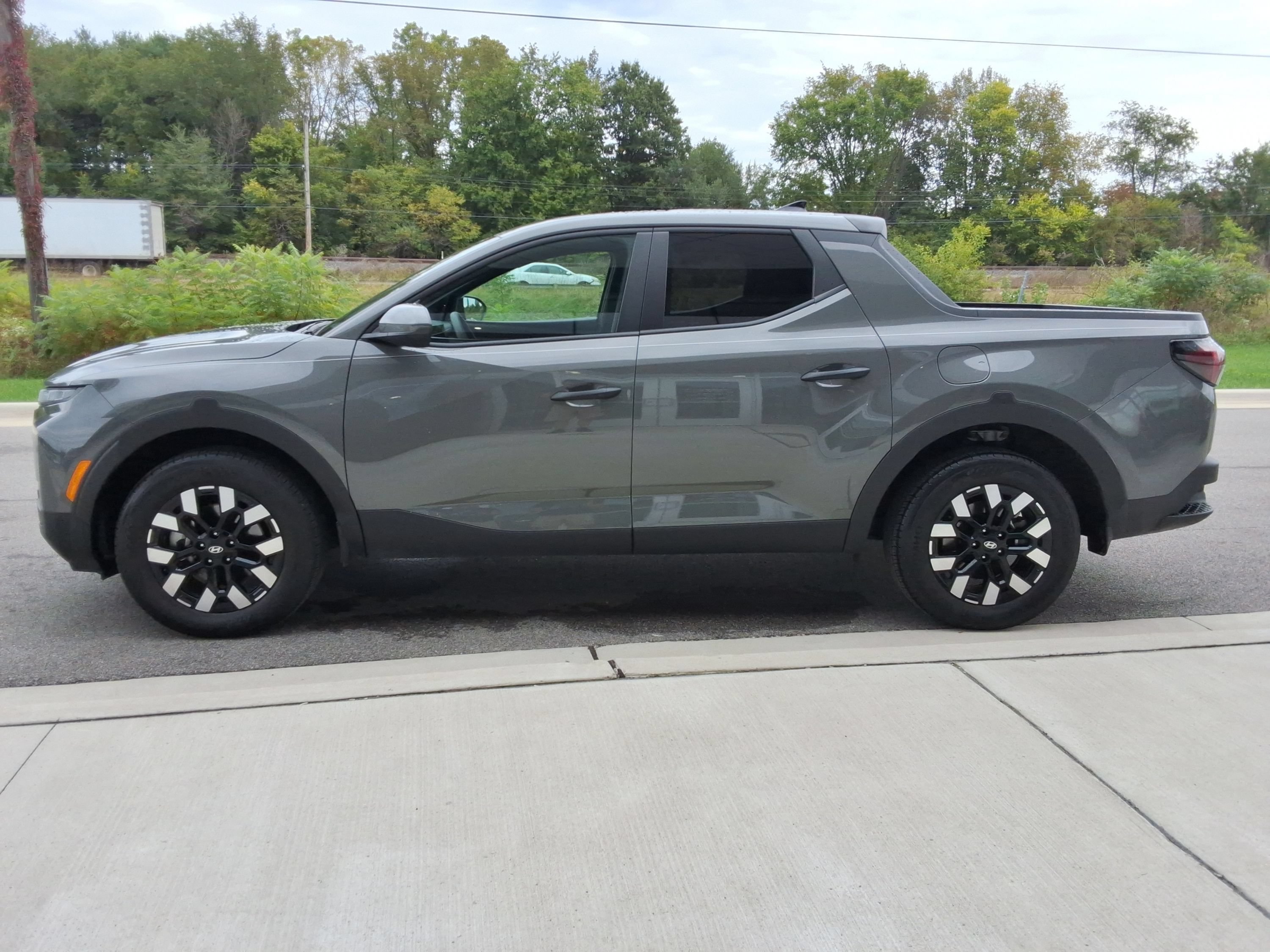 Used 2026 Hyundai Santa Cruz SE AWD/4WD image 9