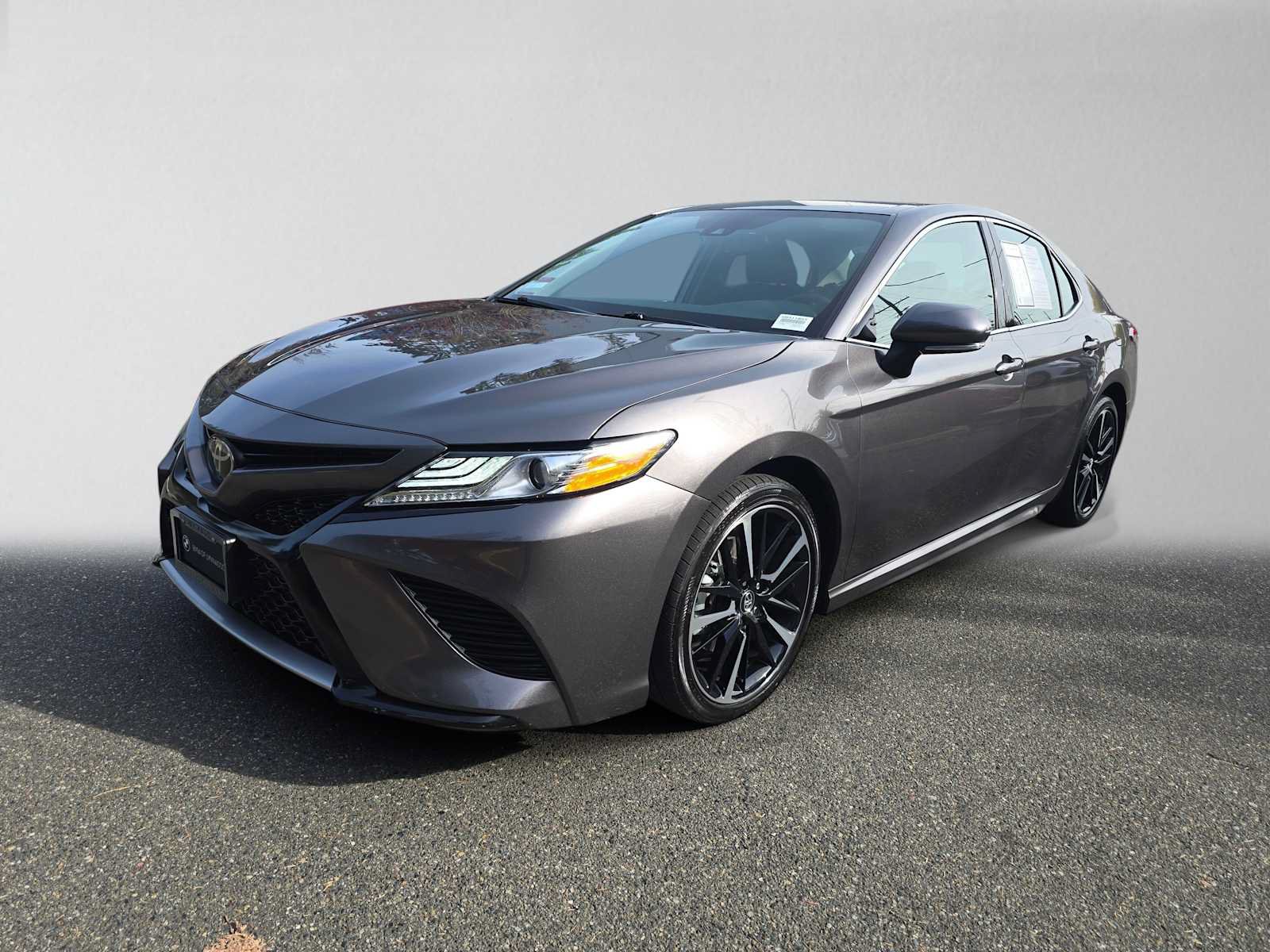 Used 2020 Toyota Camry XSE FWD image 7
