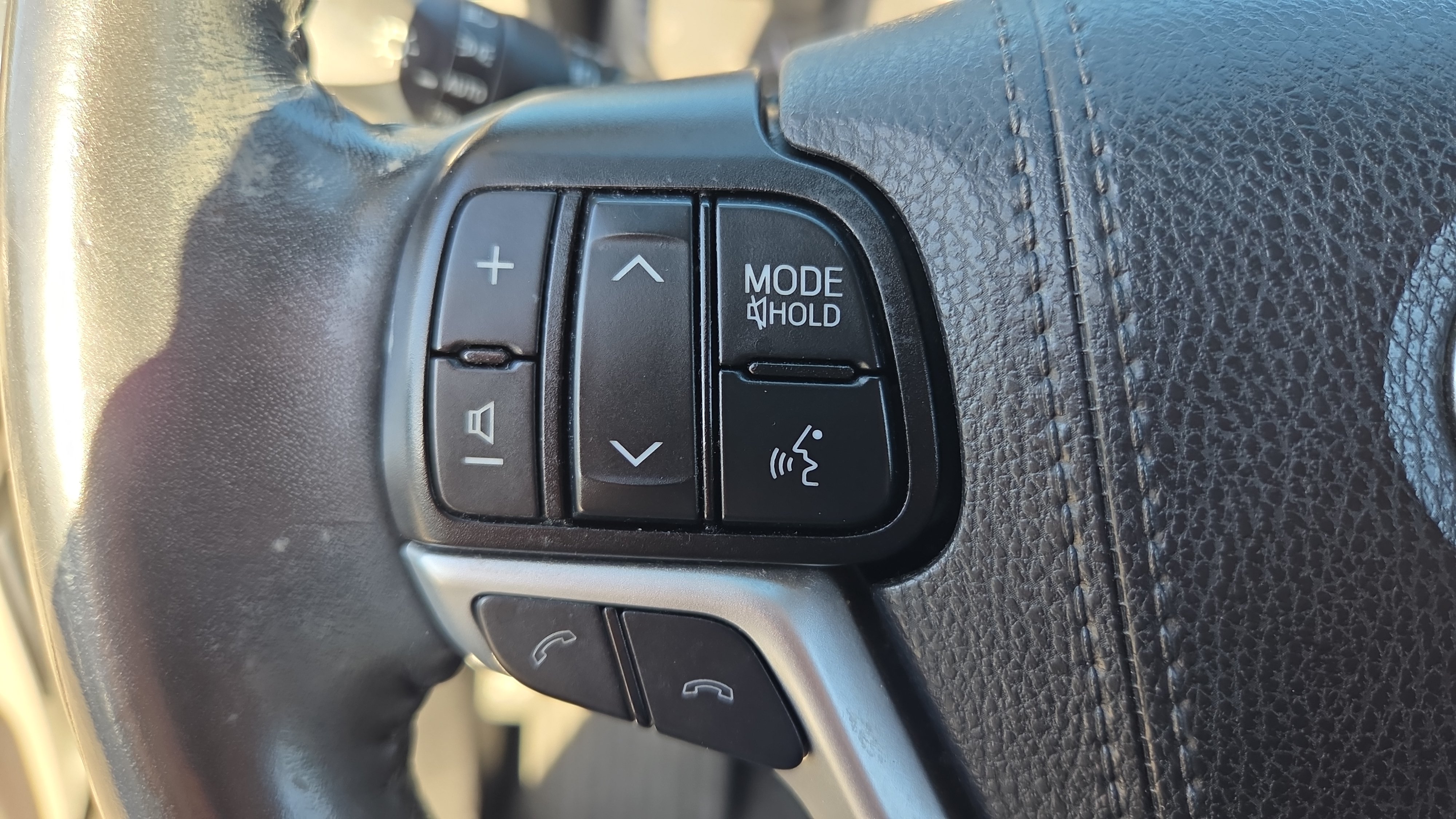 Used 2019 Toyota Highlander Plus FWD image 22