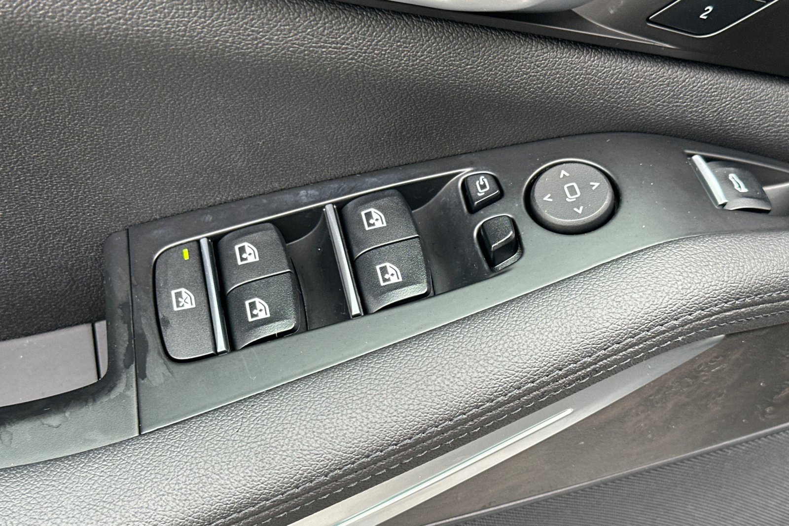 Certified 2022 BMW X5 xDrive45e w/ Climate Comfort Package image 13