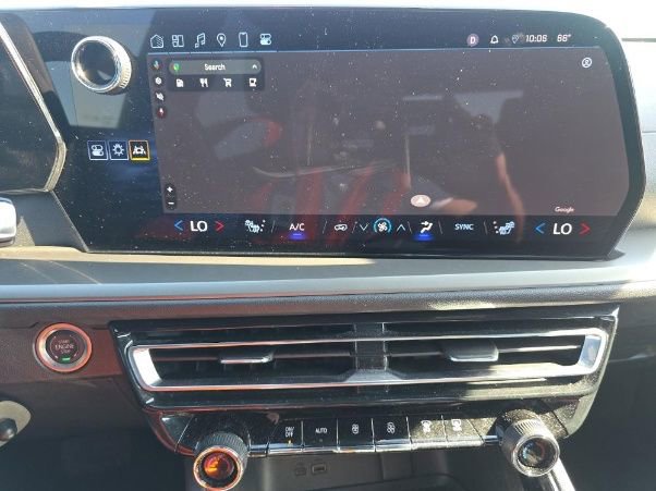 Used 2025 Chevrolet Traverse LT FWD image 45