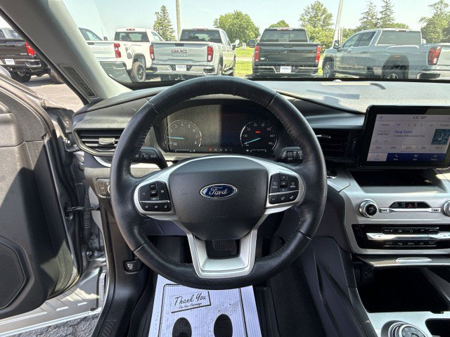 Used 2022 Ford Explorer XLT image 11