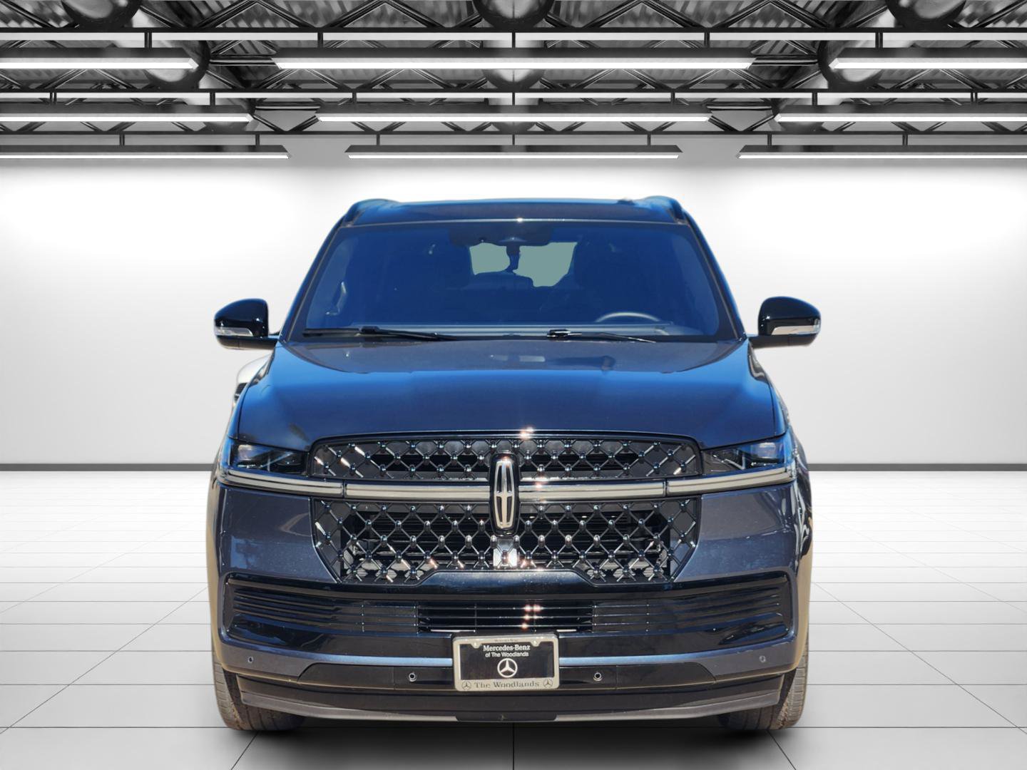 Used 2025 Lincoln Navigator L Reserve w/ Jet Appearance Package AWD/4WD image 4