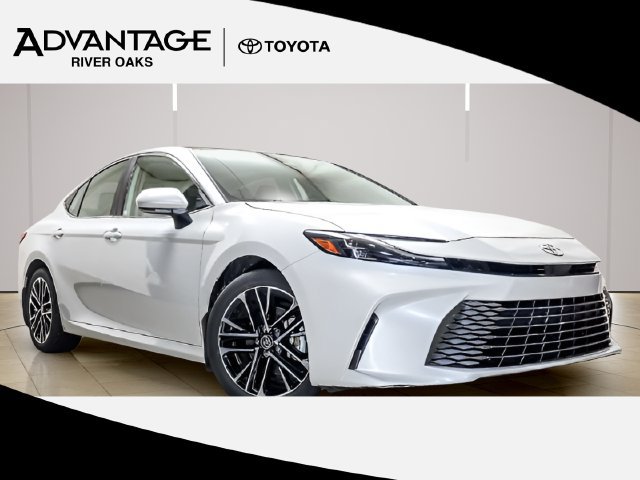 Certified 2025 Toyota Camry XLE FWD image 1